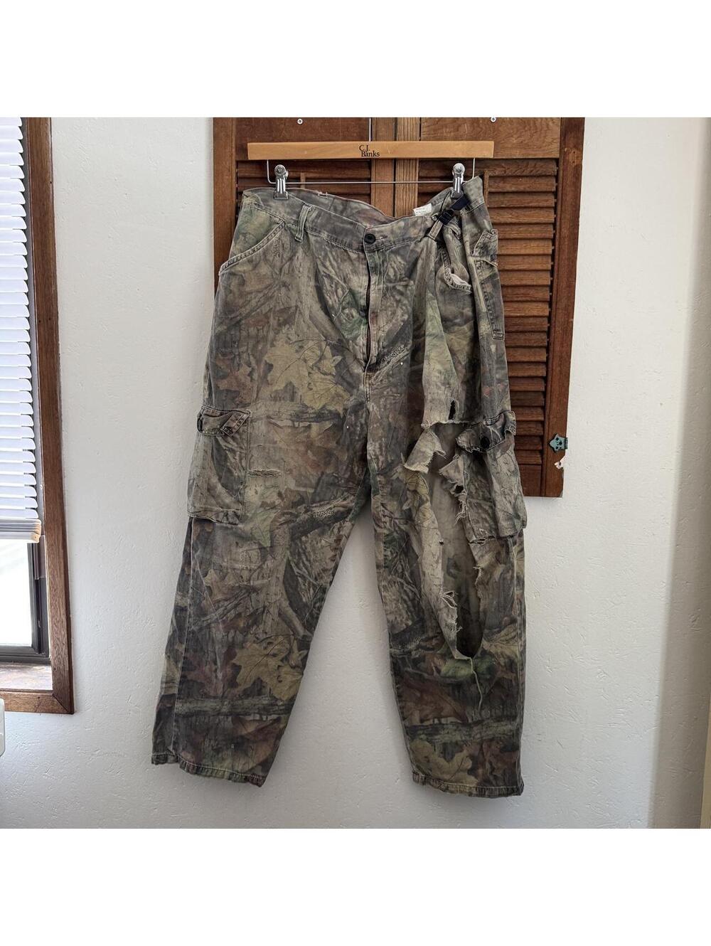 Vintage destroyed beat up camo mossy oak baggy pants men’s XL 42-44